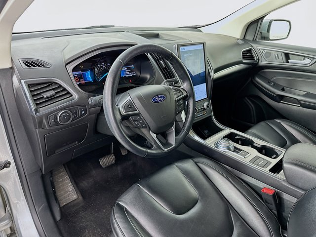 Vehicle image 9 of 31