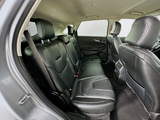 Vehicle image 26 of 31