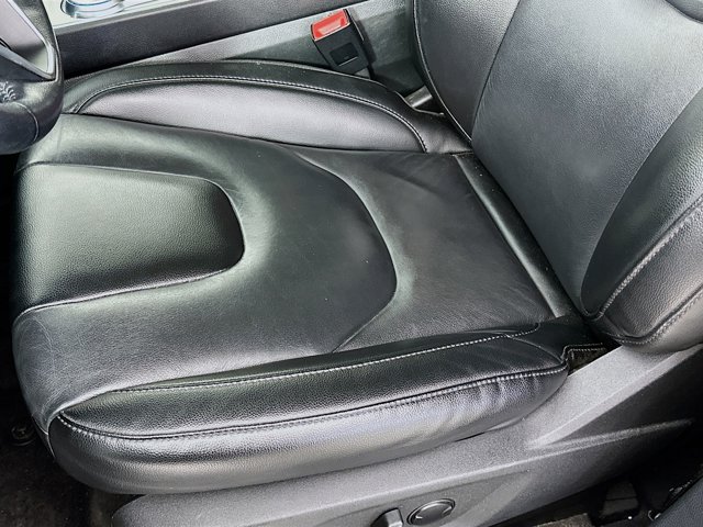Vehicle image 19 of 31