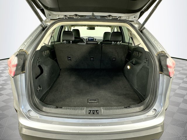 Vehicle image 25 of 31