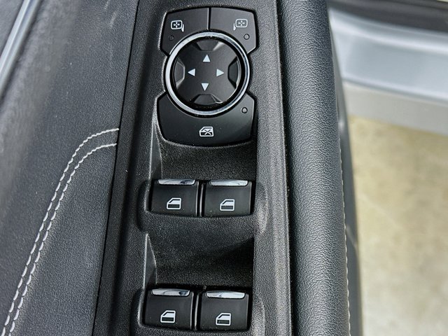 Vehicle image 17 of 31