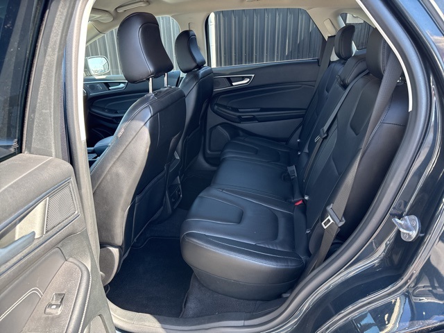 Vehicle image 11 of 20