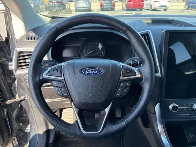 Vehicle image 16 of 20
