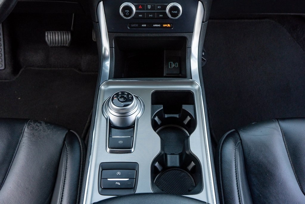 Vehicle image 26 of 31