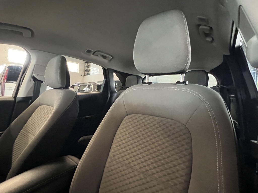 Vehicle image 17 of 24