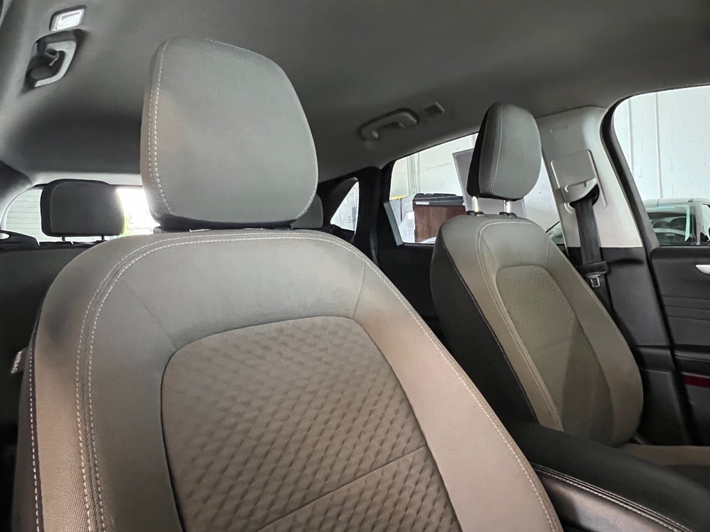 Vehicle image 22 of 24