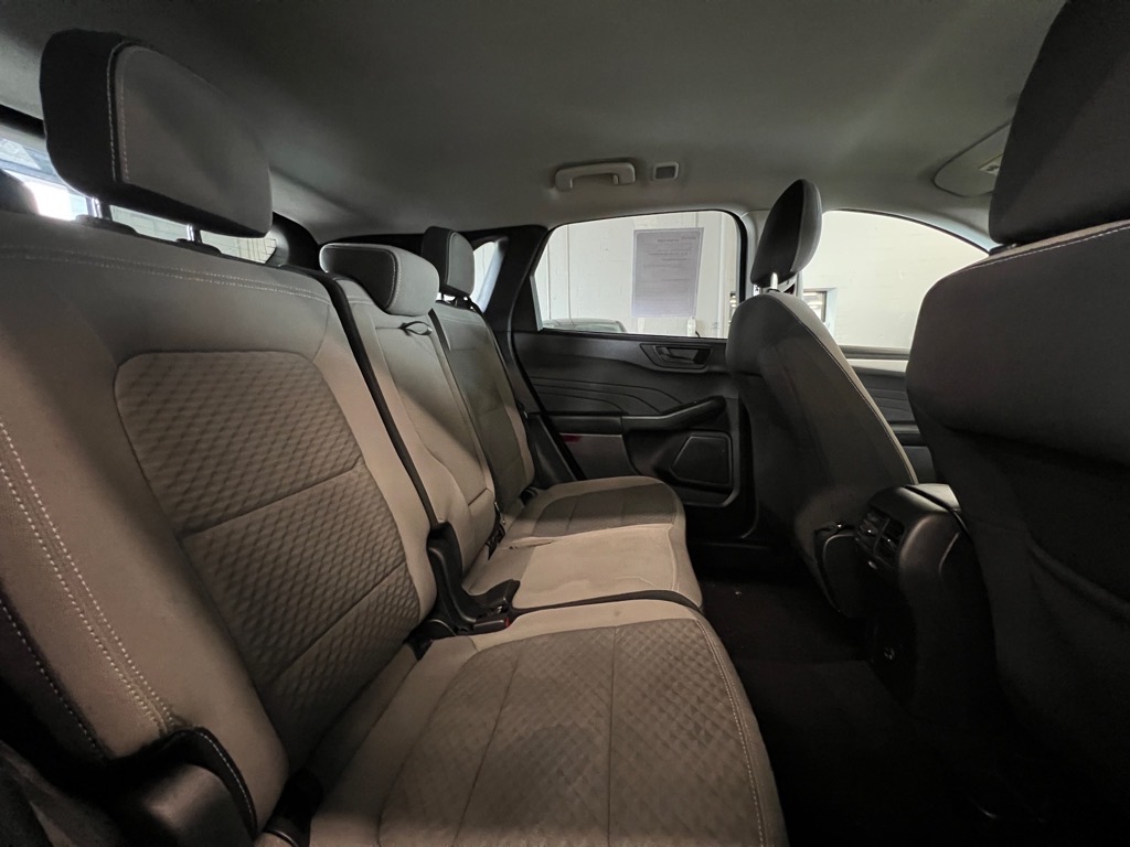 Vehicle image 20 of 24