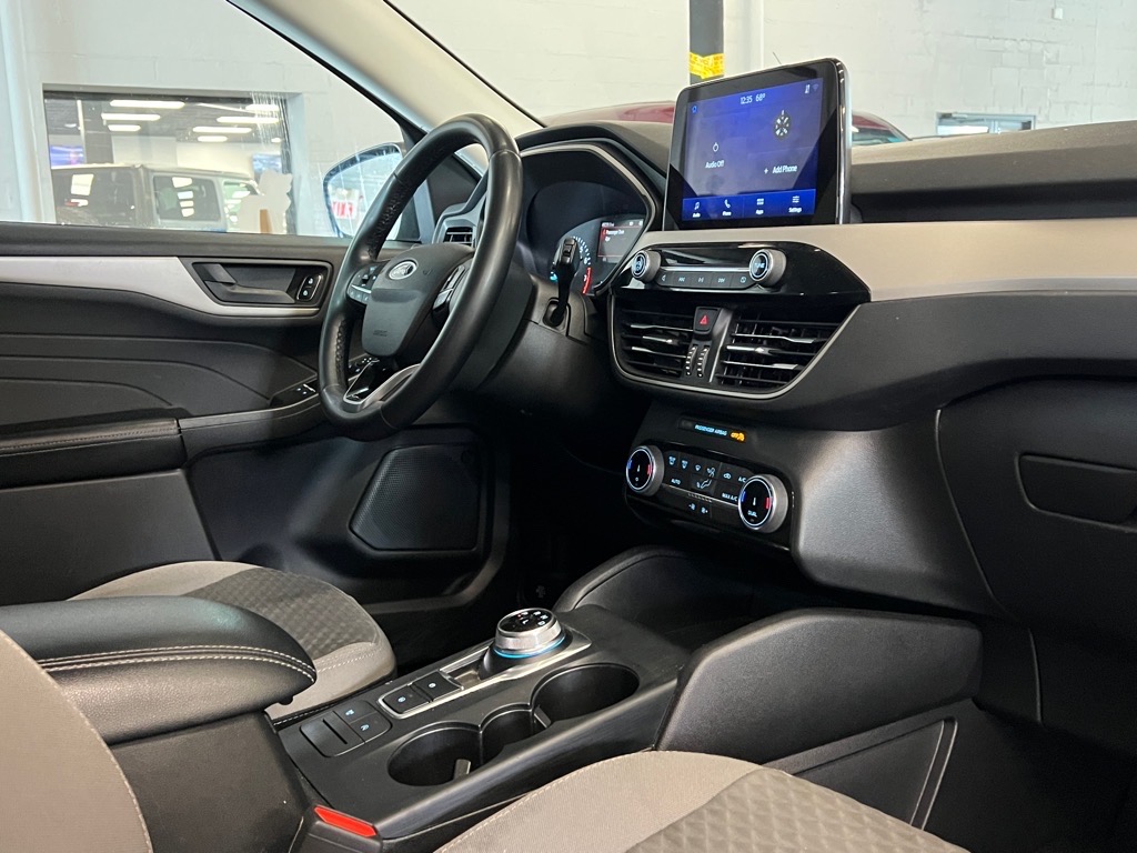 Vehicle image 23 of 24