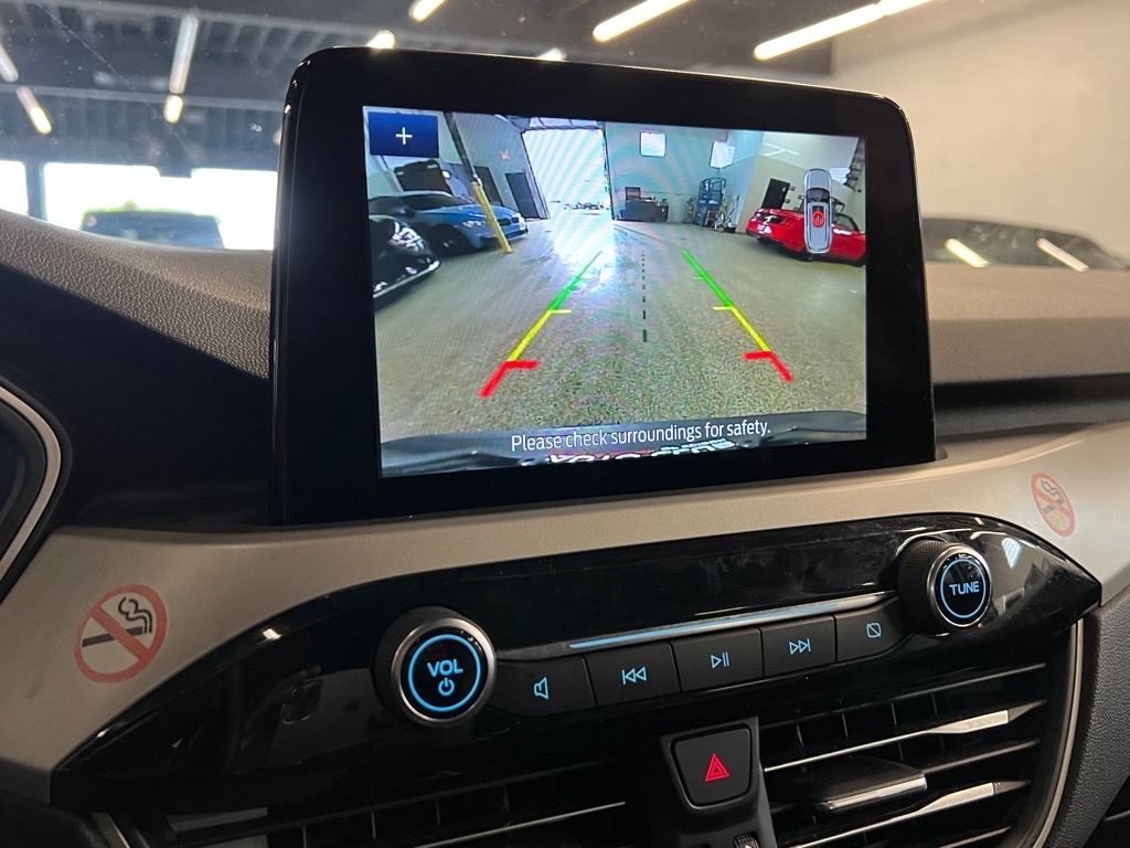 Vehicle image 10 of 20