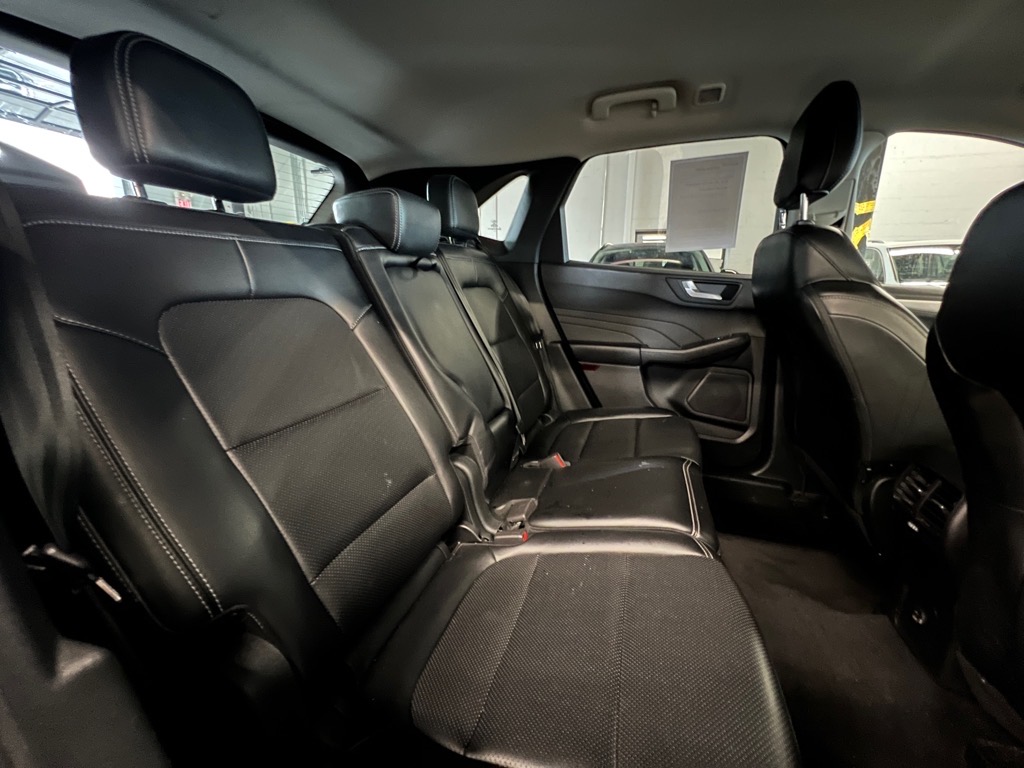 Vehicle image 16 of 20