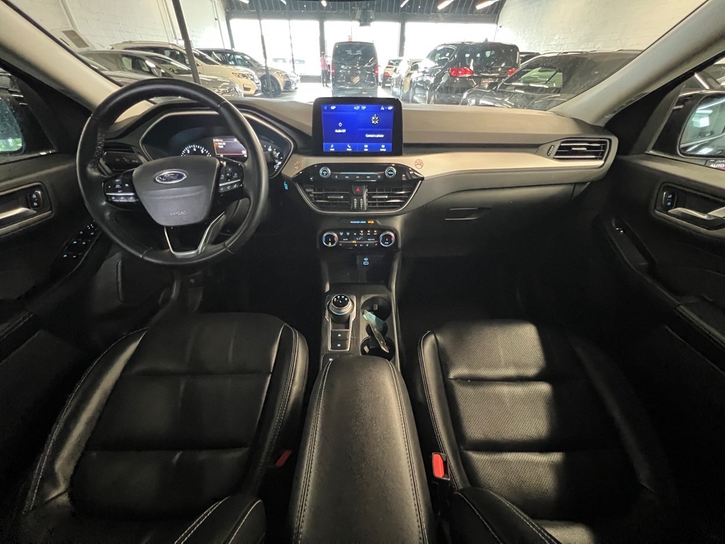 Vehicle image 15 of 20