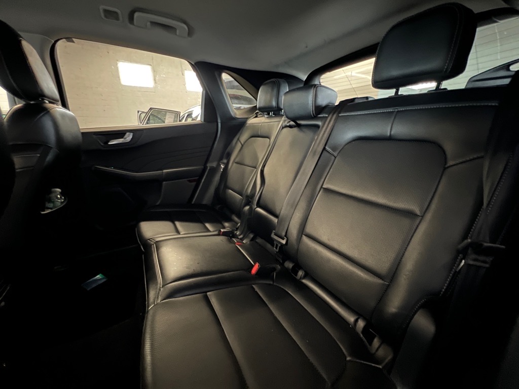 Vehicle image 13 of 20