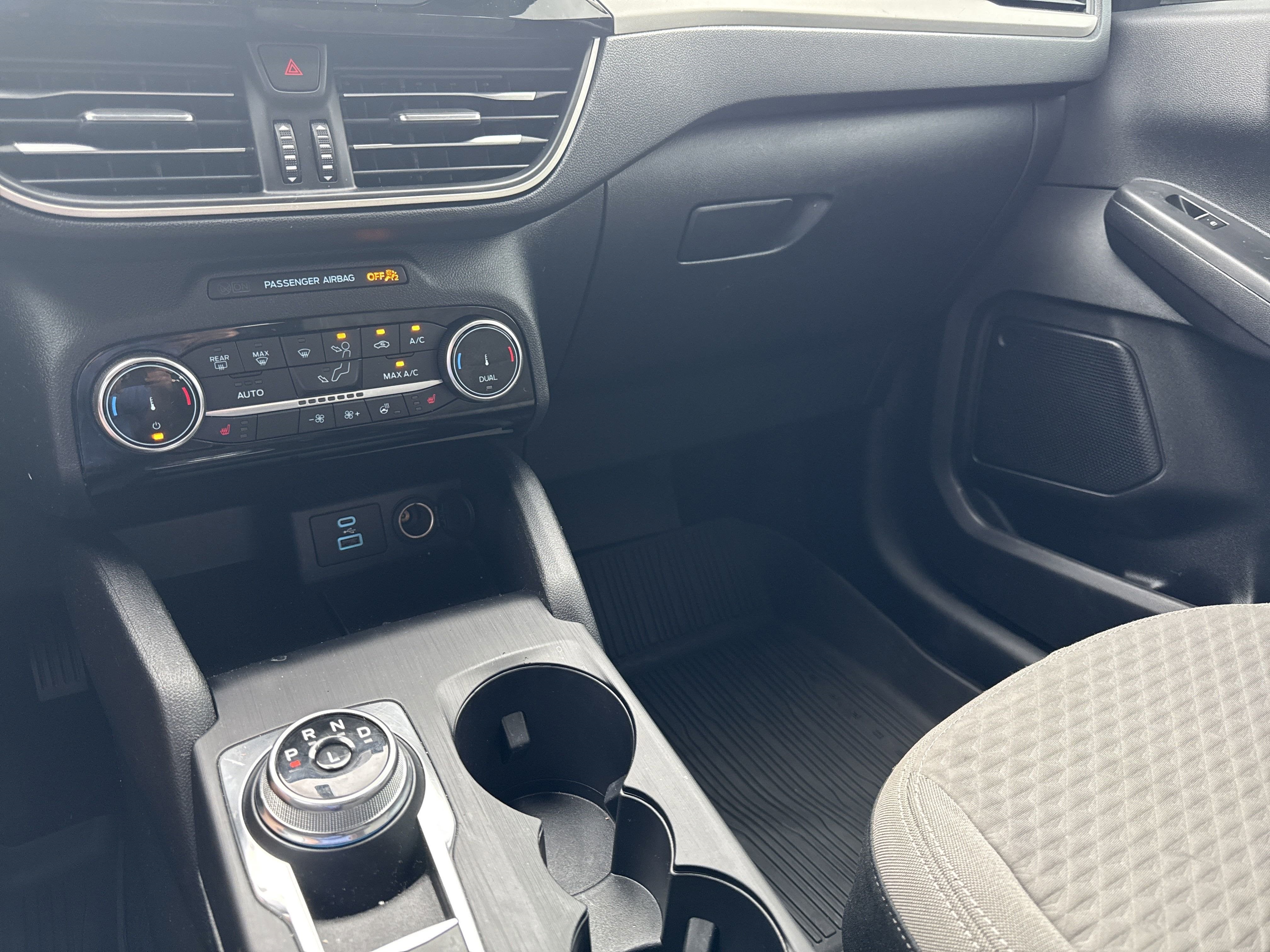 Vehicle image 33 of 51