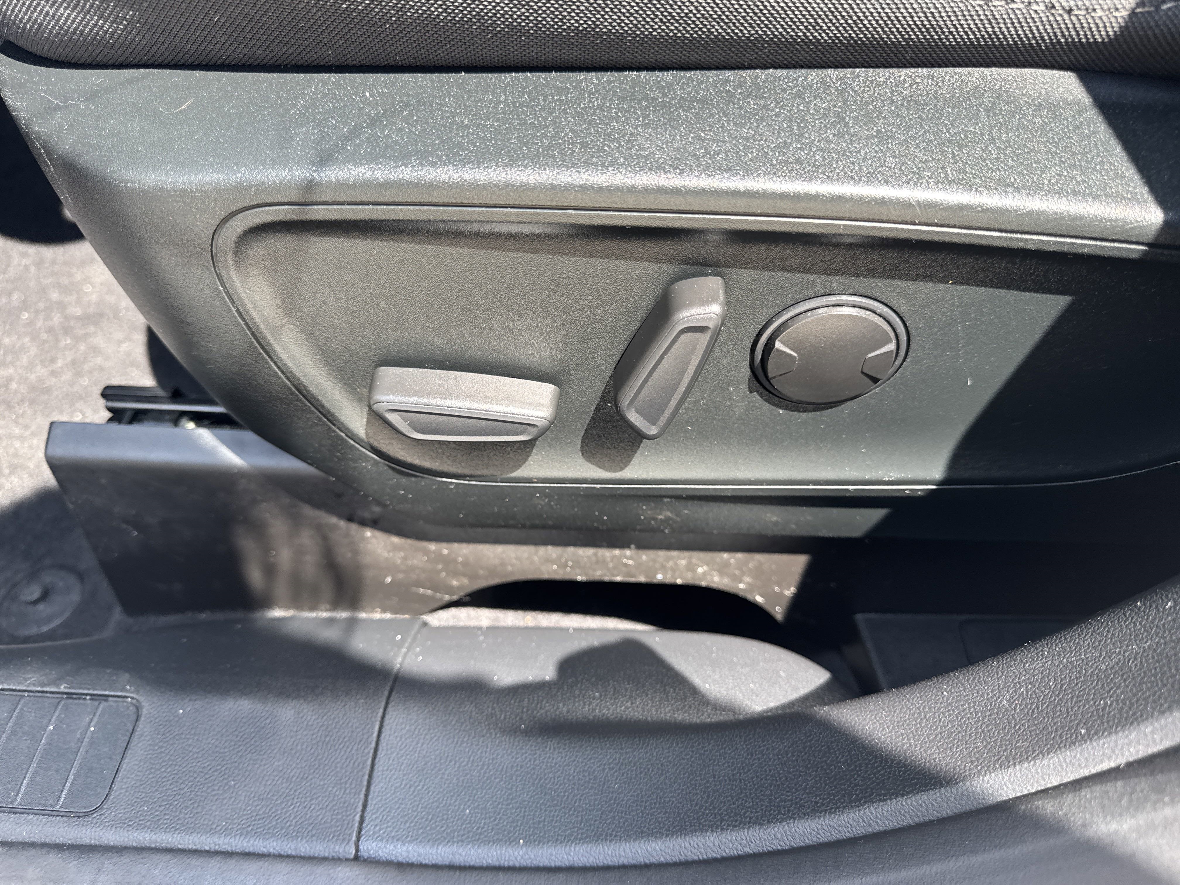 Vehicle image 42 of 51