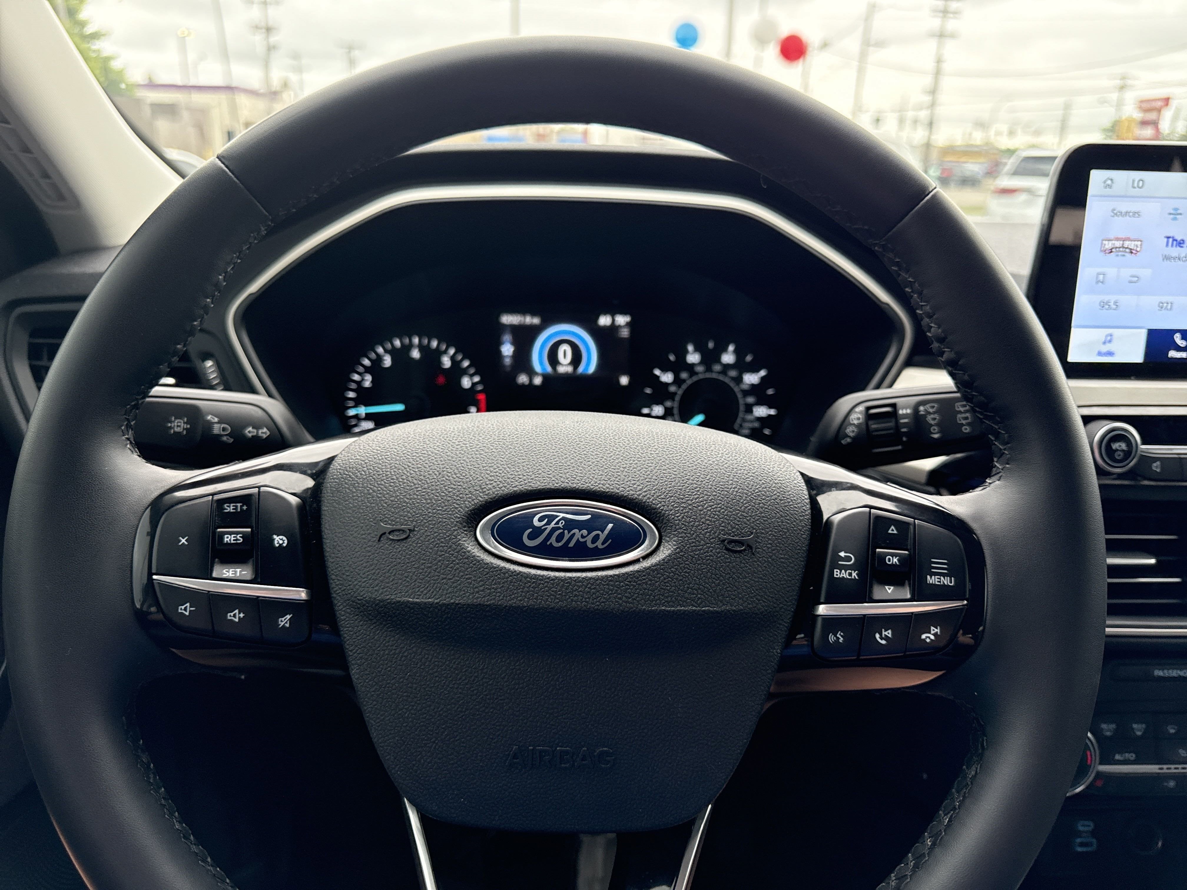 Vehicle image 39 of 51