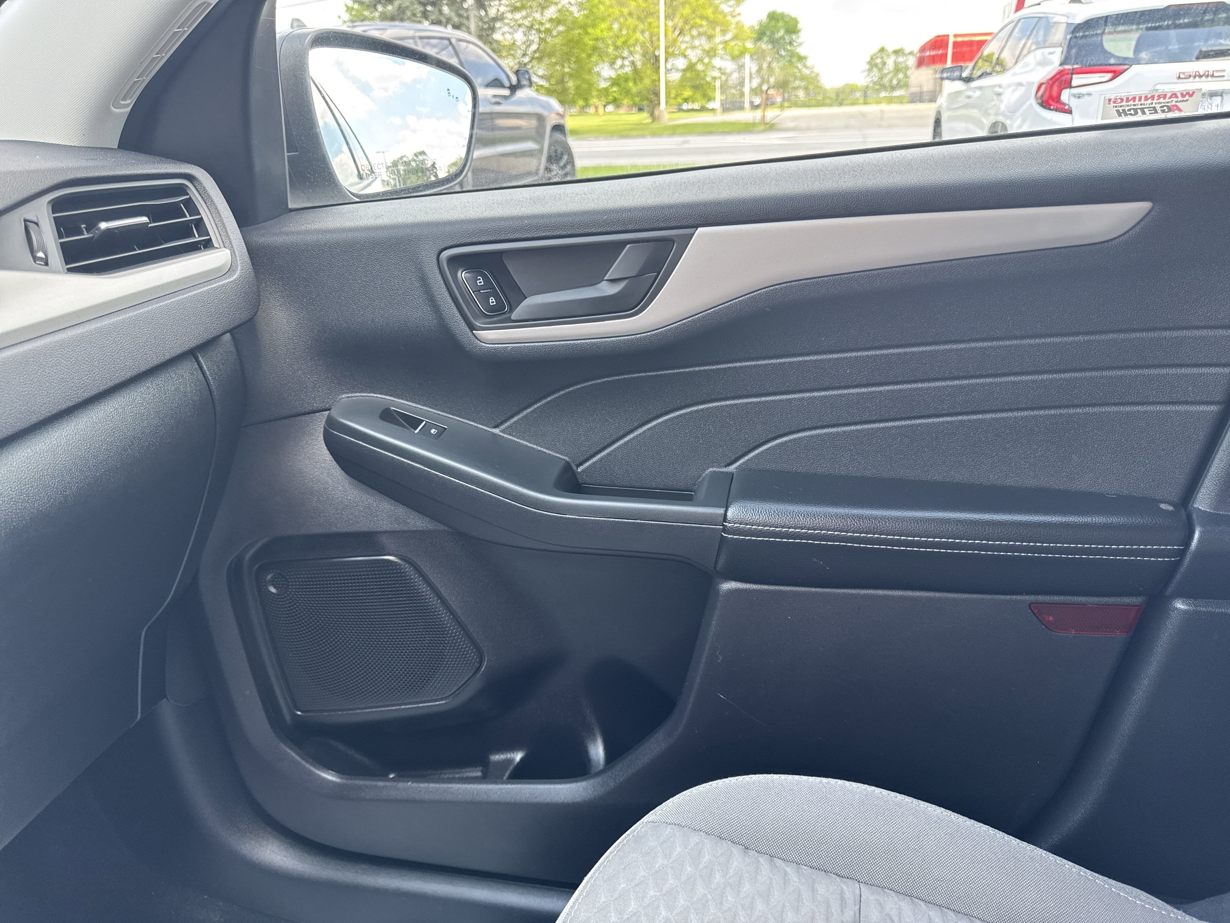 Vehicle image 21 of 51