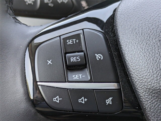 Vehicle image 24 of 28