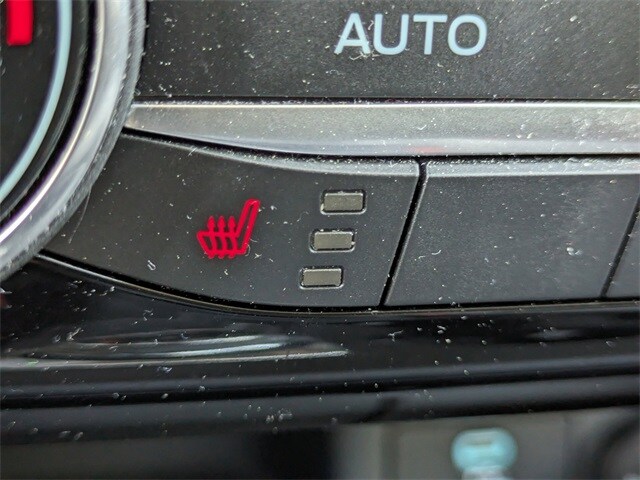 Vehicle image 22 of 28