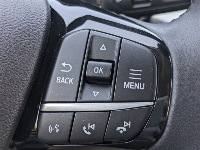 Vehicle image 25 of 28