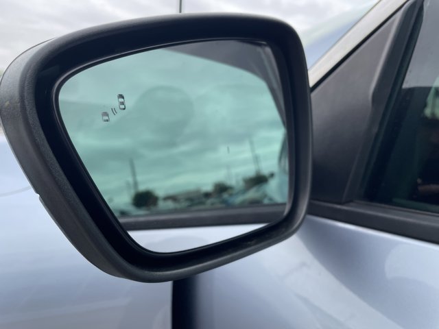 Vehicle image 19 of 30