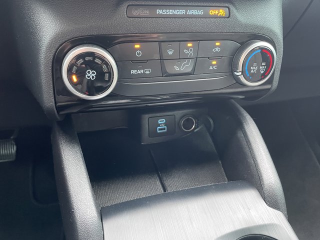 Vehicle image 28 of 30