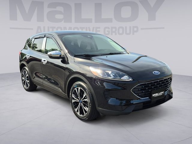 2022 Ford Escape SE Image 3 of 31