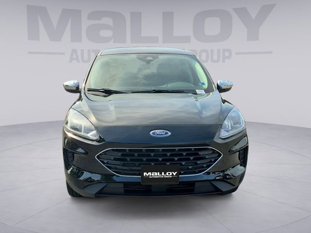 2022 Ford Escape SE Image 2 of 31