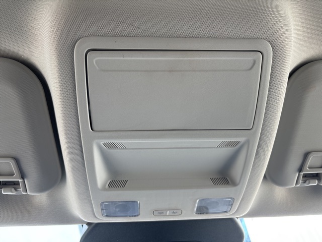 Vehicle image 31 of 33