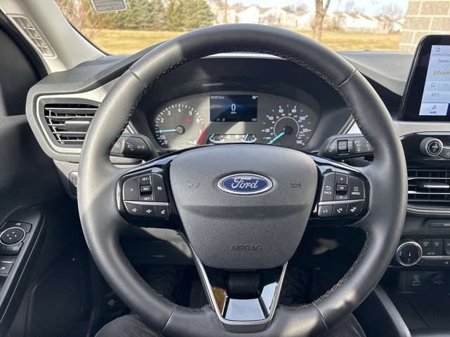 Vehicle image 19 of 33