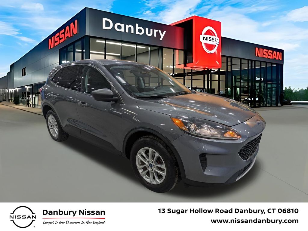 2022 Ford Escape SE Image 3 of 34