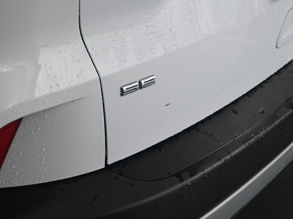 Vehicle image 43 of 48
