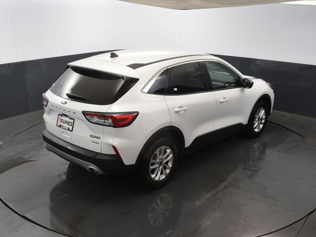 Vehicle image 17 of 48