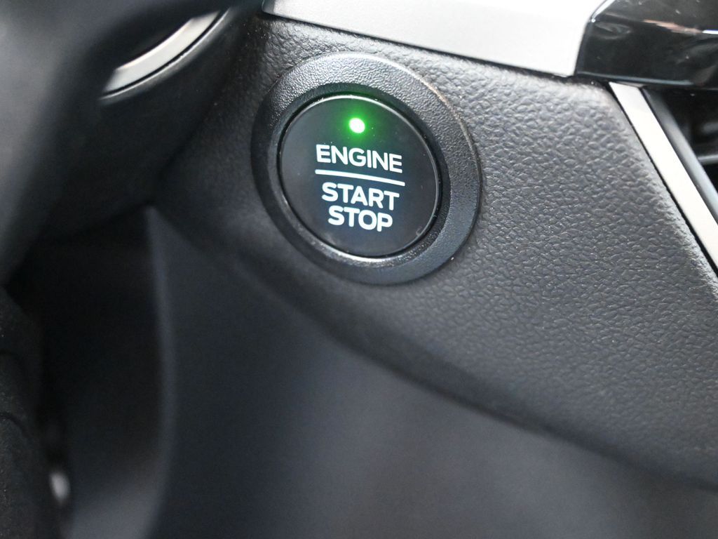 Vehicle image 41 of 48