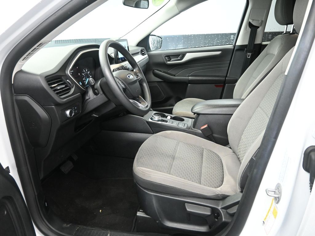 Vehicle image 46 of 48