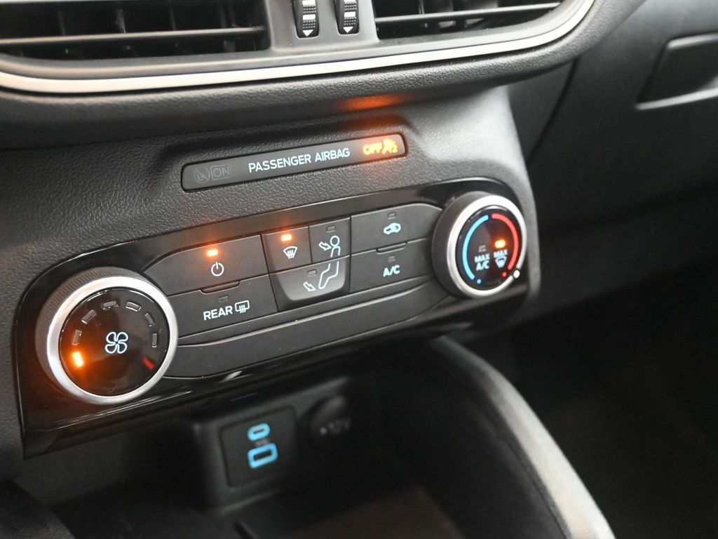 Vehicle image 45 of 48