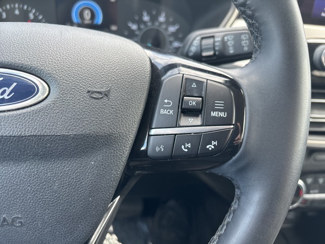 Vehicle image 21 of 33