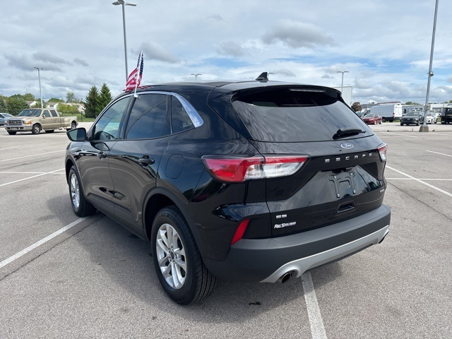 Vehicle image 8 of 33