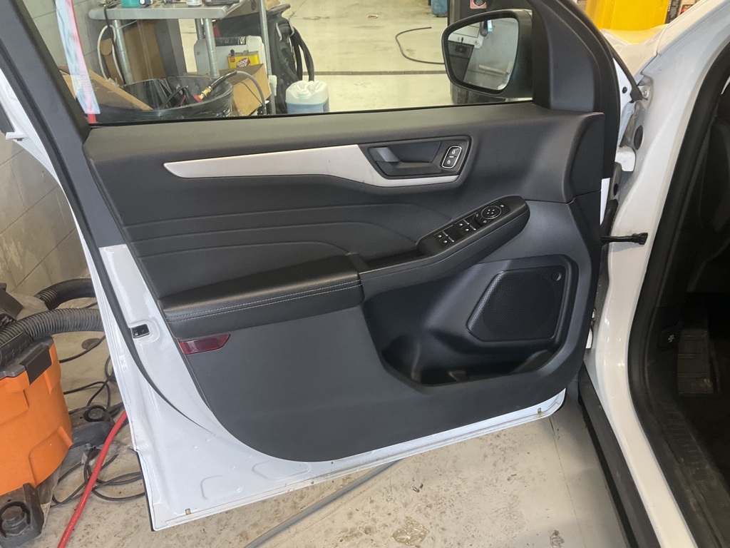 Vehicle image 9 of 25