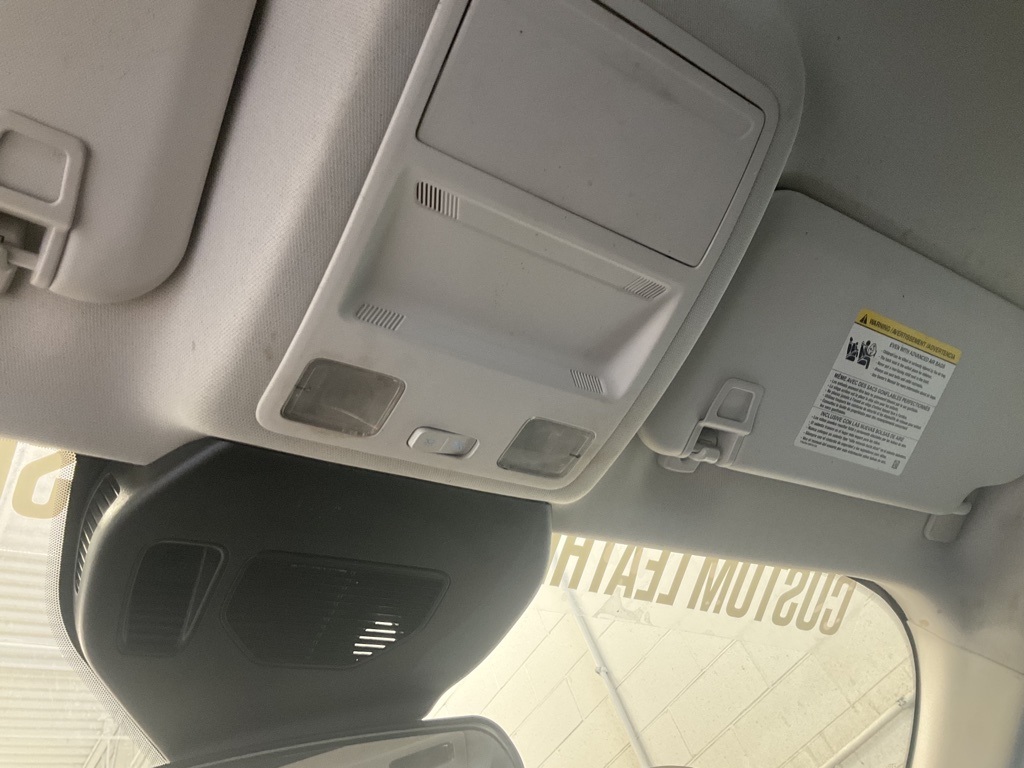 Vehicle image 20 of 25