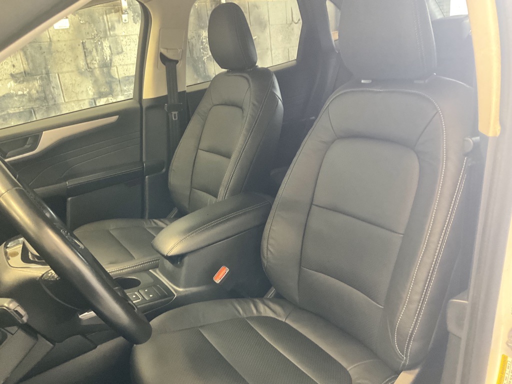 Vehicle image 11 of 25
