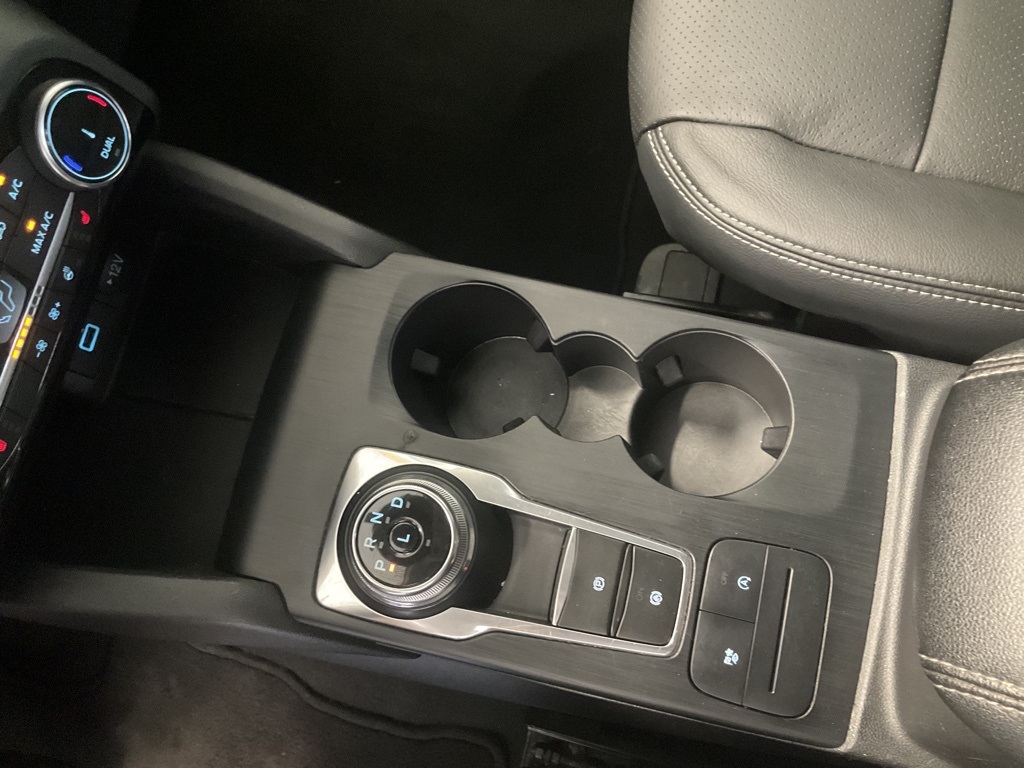 Vehicle image 19 of 25