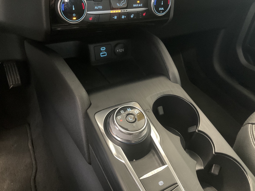 Vehicle image 18 of 25