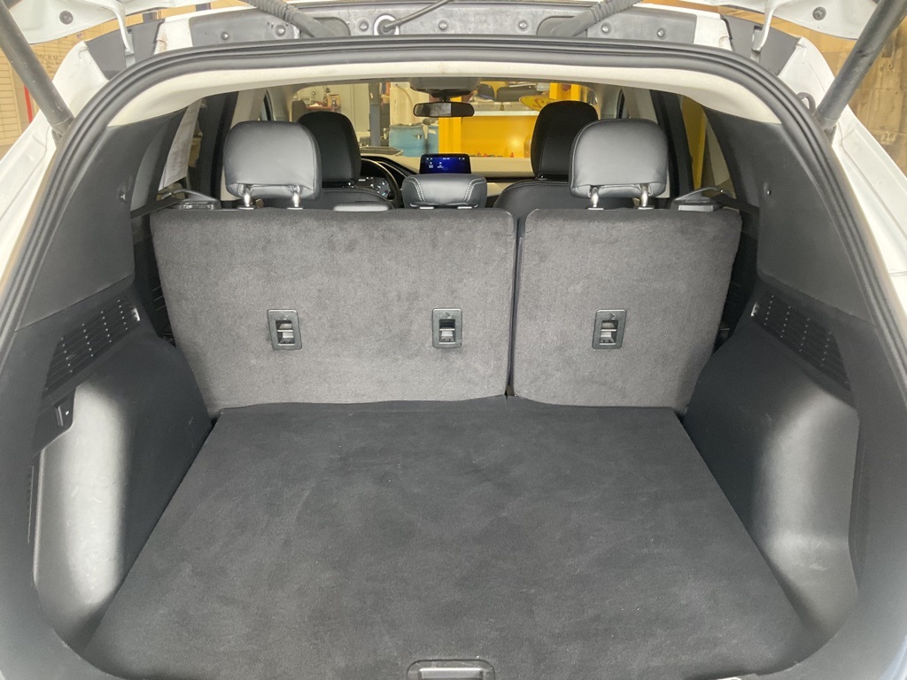 Vehicle image 22 of 25