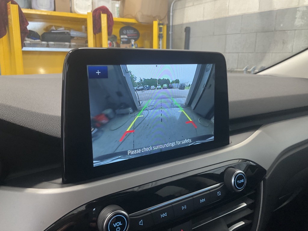 Vehicle image 17 of 25