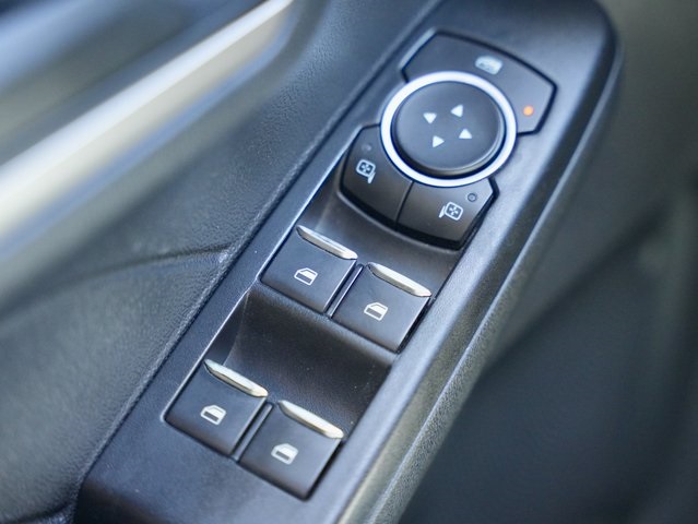 Vehicle image 25 of 33
