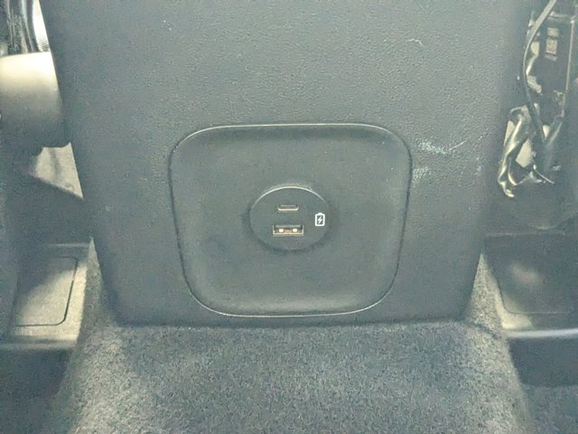 Vehicle image 27 of 36