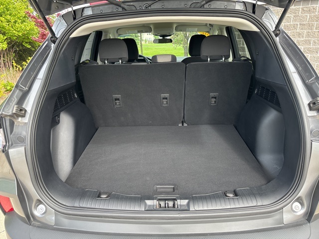 Vehicle image 13 of 33