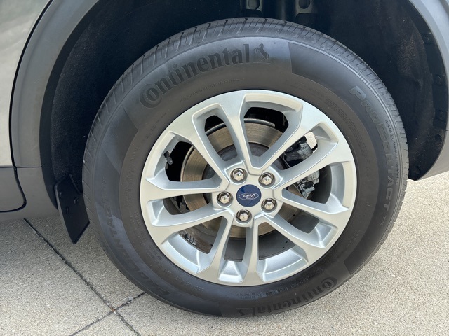 Vehicle image 12 of 33