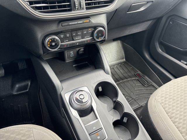 Vehicle image 28 of 33