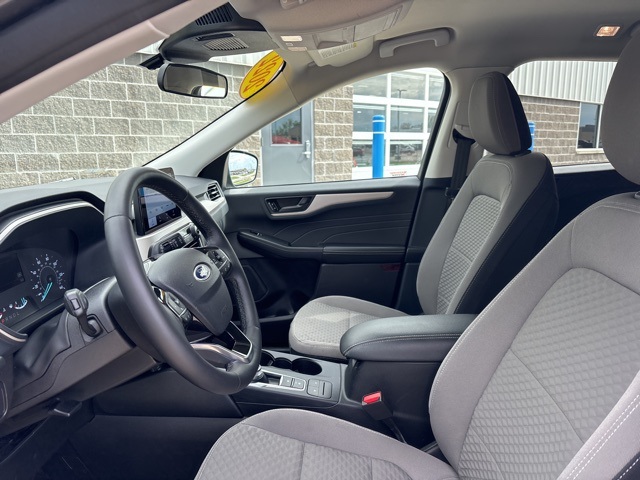Vehicle image 14 of 33